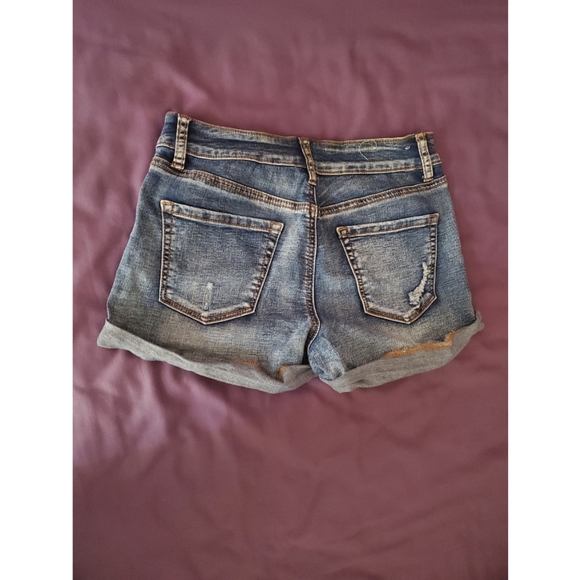 Mid-rise denim Shorts, Size 3 - Picture 4 of 6